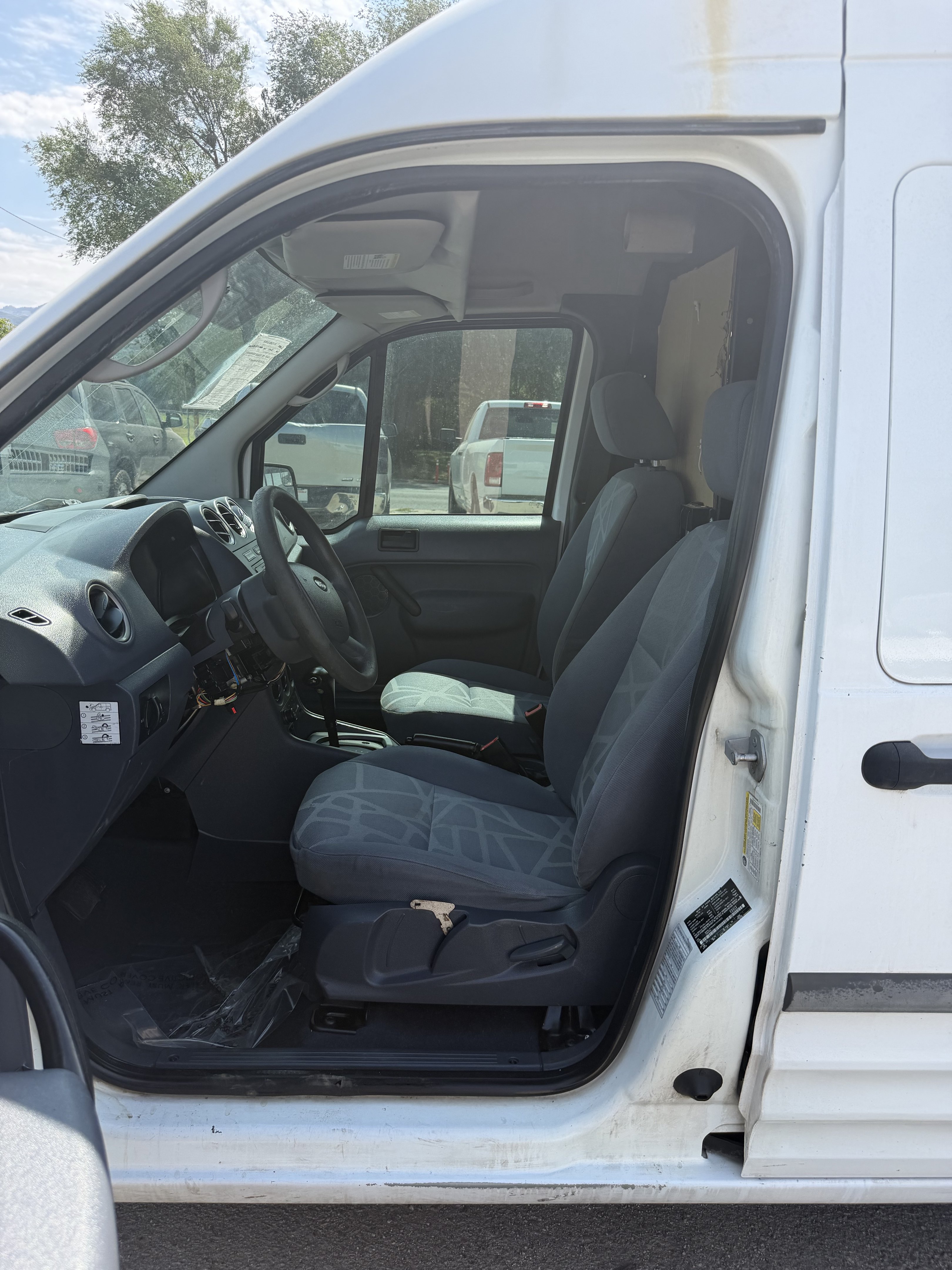 Used 2011 Ford Transit Connect XLT FWD image 17