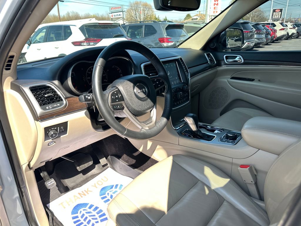 Used 2018 Jeep Grand Cherokee Limited image 9