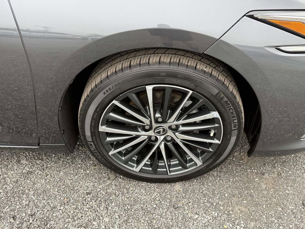 Used 2024 Lexus ES 350 w/ Premium Package FWD image 7