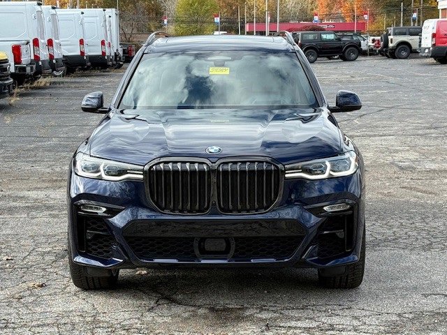Used 2022 BMW X7 M50i image 10
