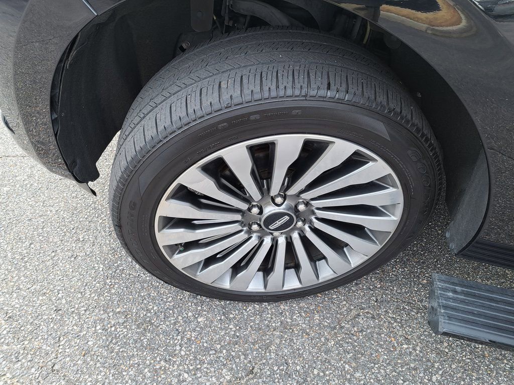 Used 2020 Lincoln Navigator L Reserve w/ Luxury Package image 33