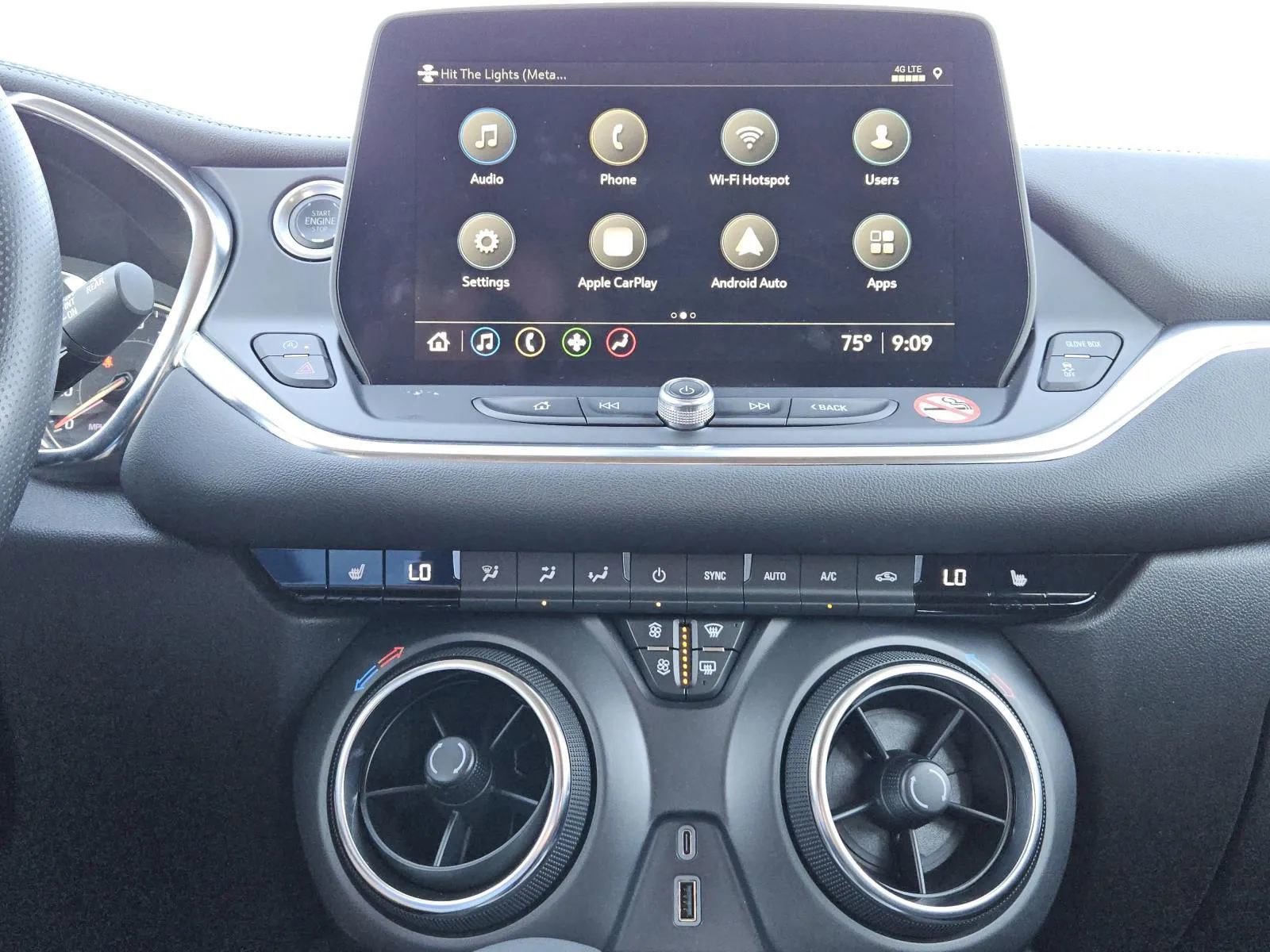 Used 2025 Chevrolet Blazer LT image 11