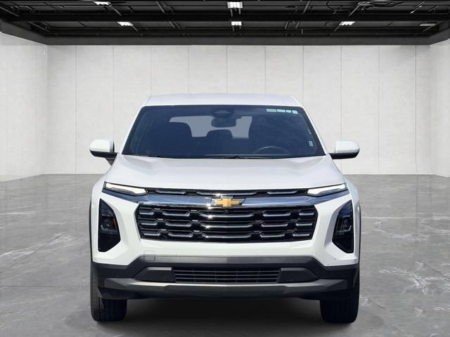 Used 2026 Chevrolet Equinox LT FWD image 2