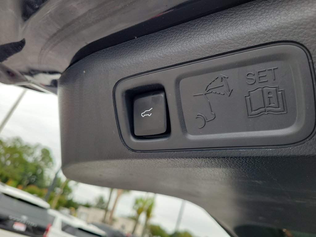 Used 2024 Ford Expedition Limited RWD image 12