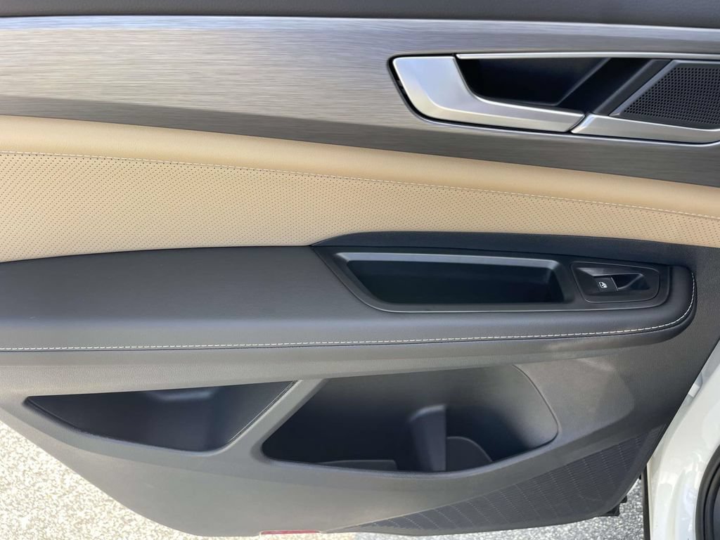 New 2026 Volkswagen Atlas Cross Sport SE FWD image 13