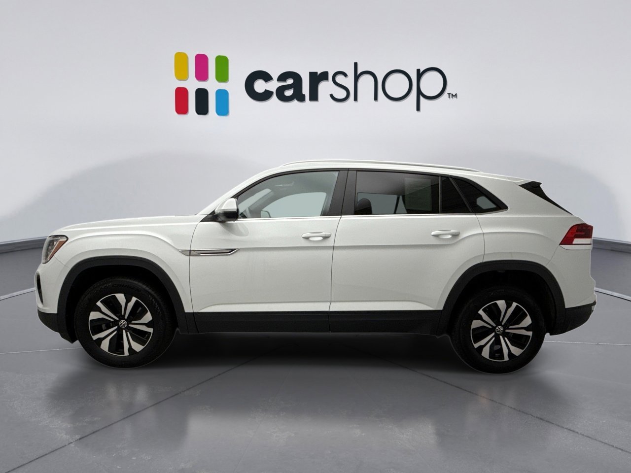 Used 2024 Volkswagen Atlas Cross Sport SE image 2