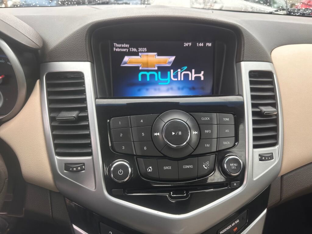 Used 2014 Chevrolet Cruze LT image 12