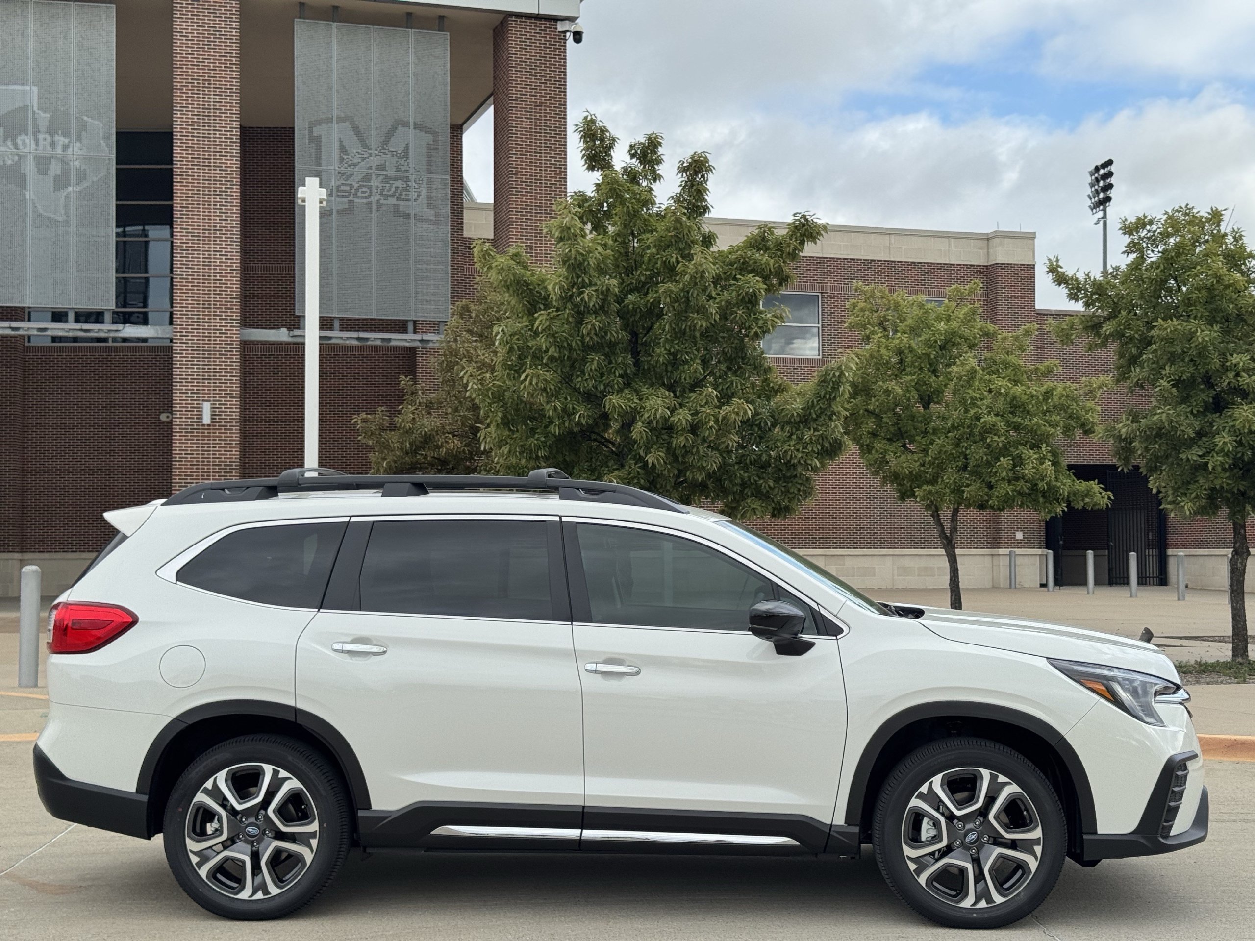New 2027 Subaru Ascent Touring AWD/4WD image 3