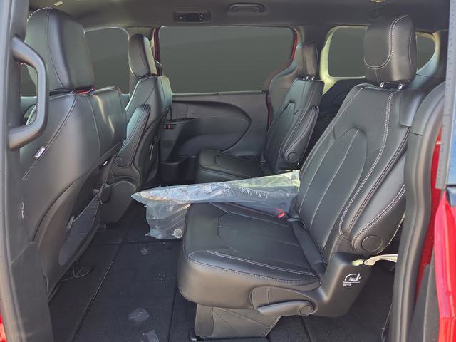 New 2026 Chrysler Pacifica Select w/ S Appearance Package FWD image 29