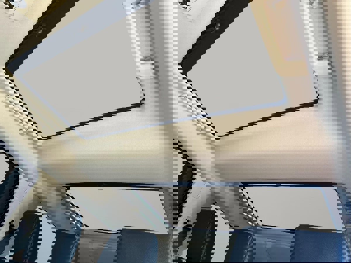 Used 2016 Land Rover LR4 HSE Silver Edition image 30