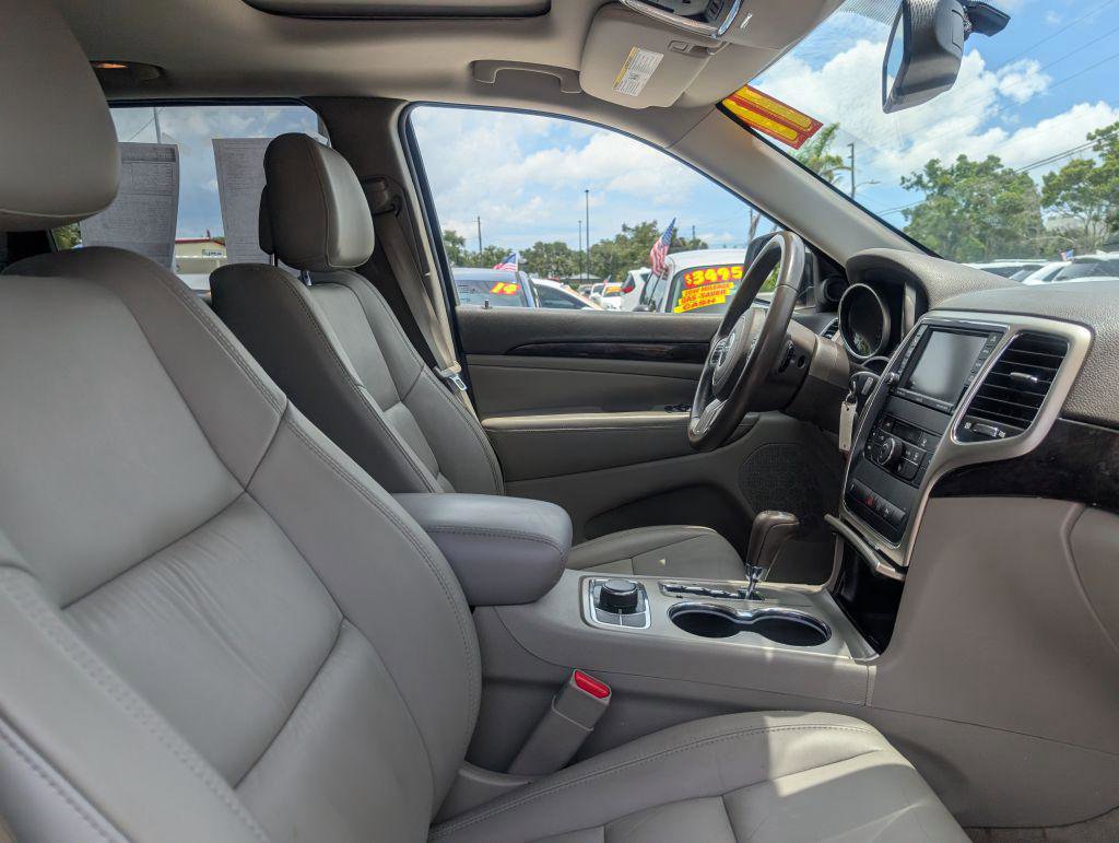 Used 2011 Jeep Grand Cherokee Laredo image 13