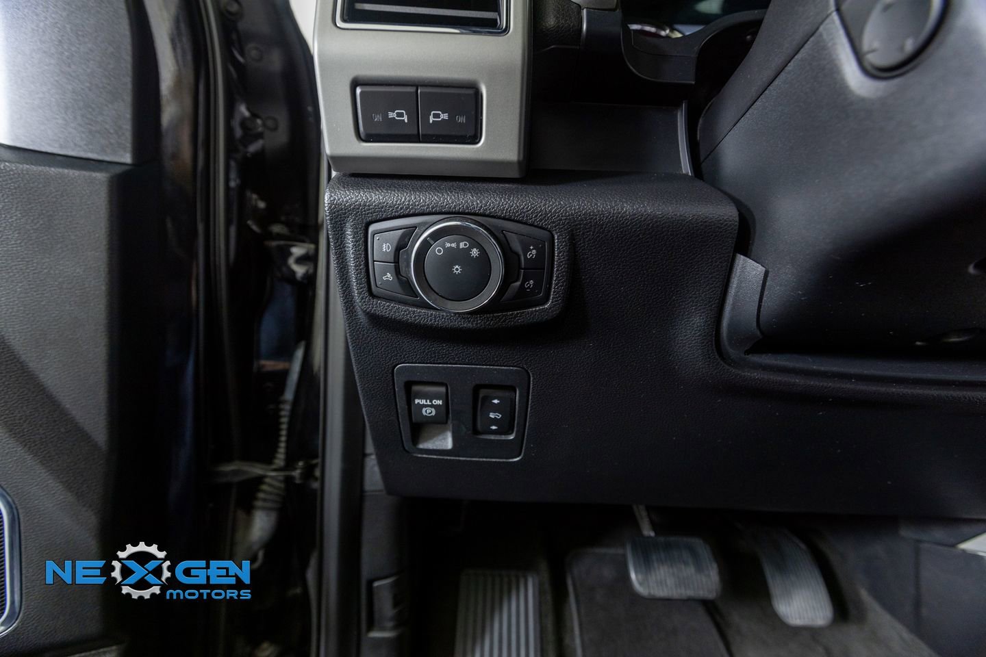 Used 2020 Ford F150 Lariat w/ Equipment Group 502A Luxury image 13