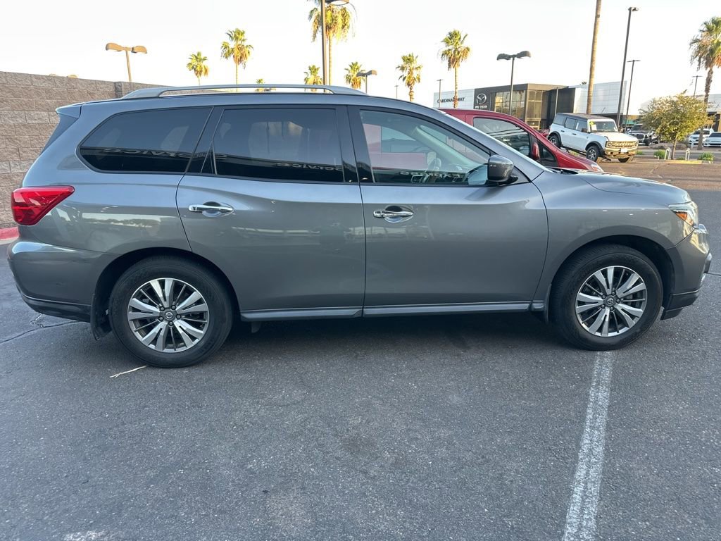 Used 2020 Nissan Pathfinder SV FWD image 4