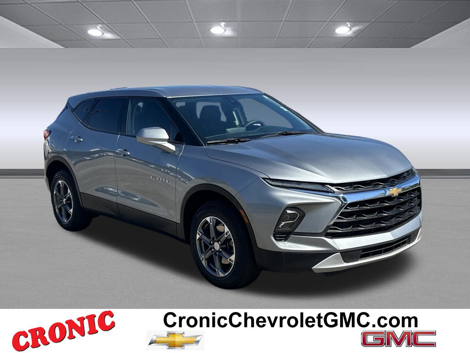 Used 2025 Chevrolet Blazer LT FWD image 1