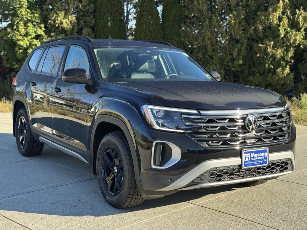 New 2025 Volkswagen Atlas Peak Edition SE image 1