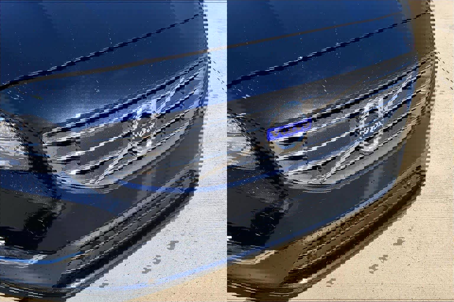 Used 2017 Volvo V60 T5 Platinum w/ Climate Package image 32