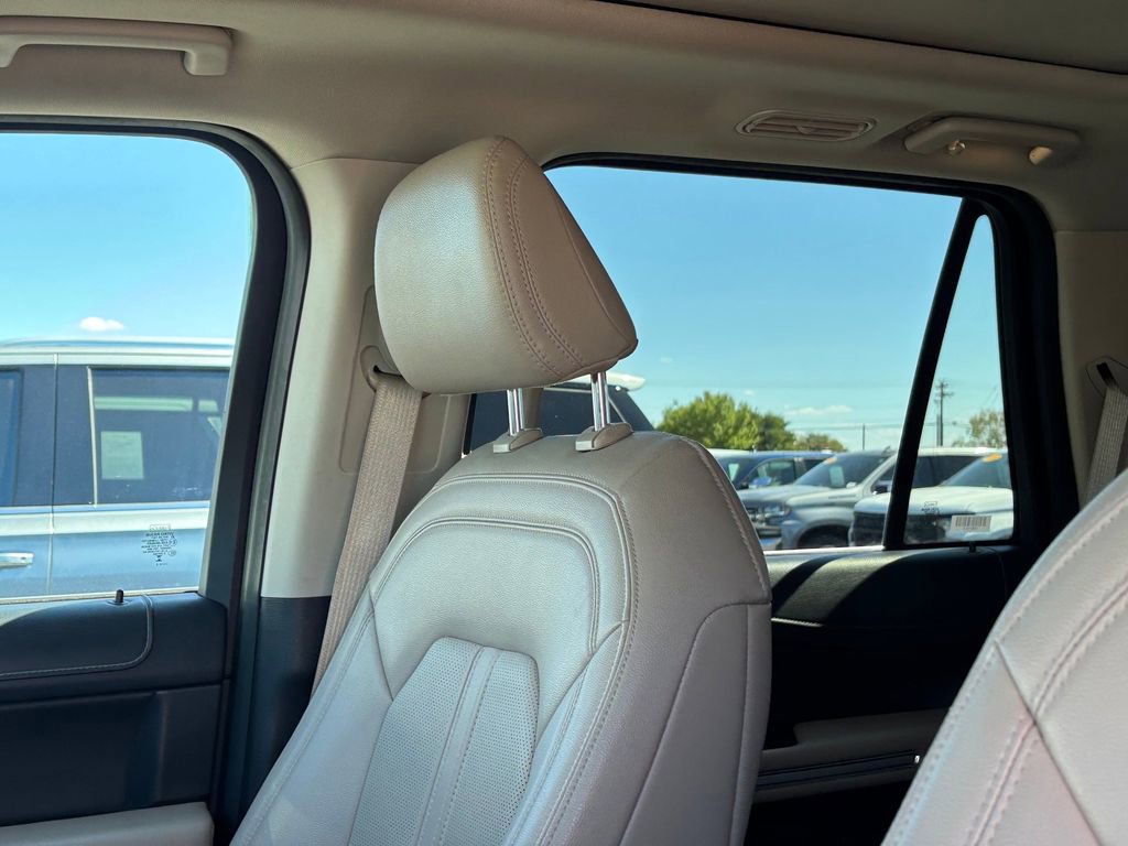 Used 2024 Ford Expedition Limited AWD/4WD image 14