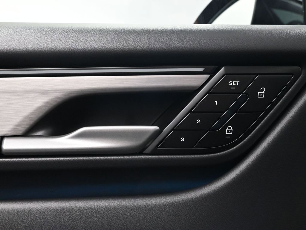 New 2026 Porsche Macan 4S Electric image 18
