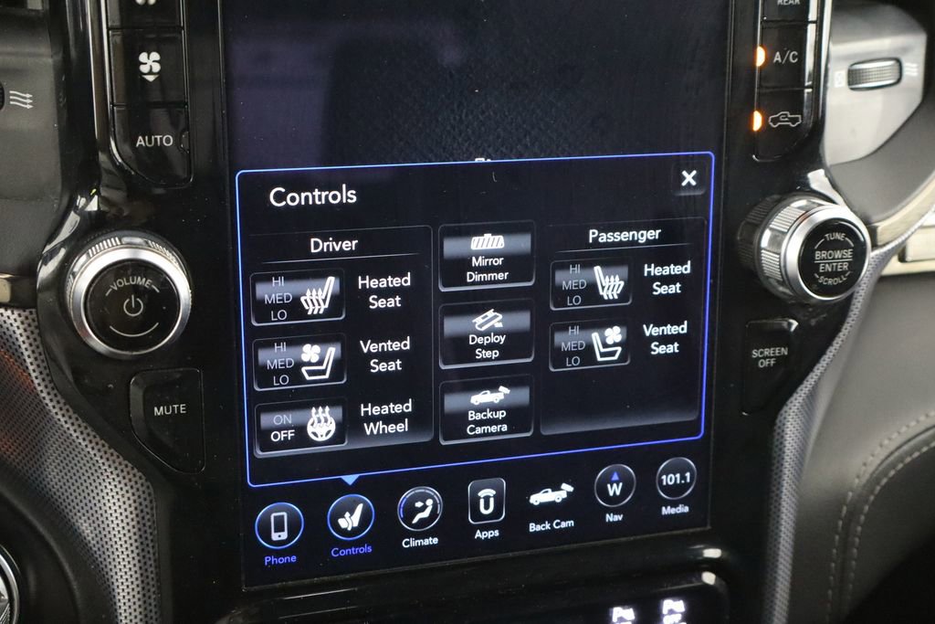 Used 2020 RAM 1500 Limited w/ Body Color Bumper Group AWD/4WD image 33