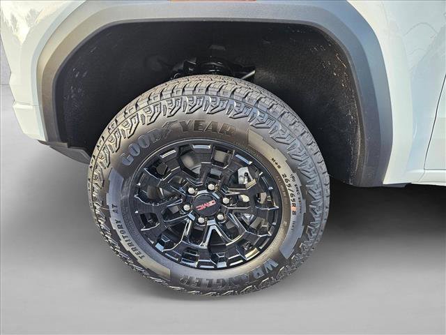 New 2026 GMC Canyon Elevation w/ Technology Package RWD image 10