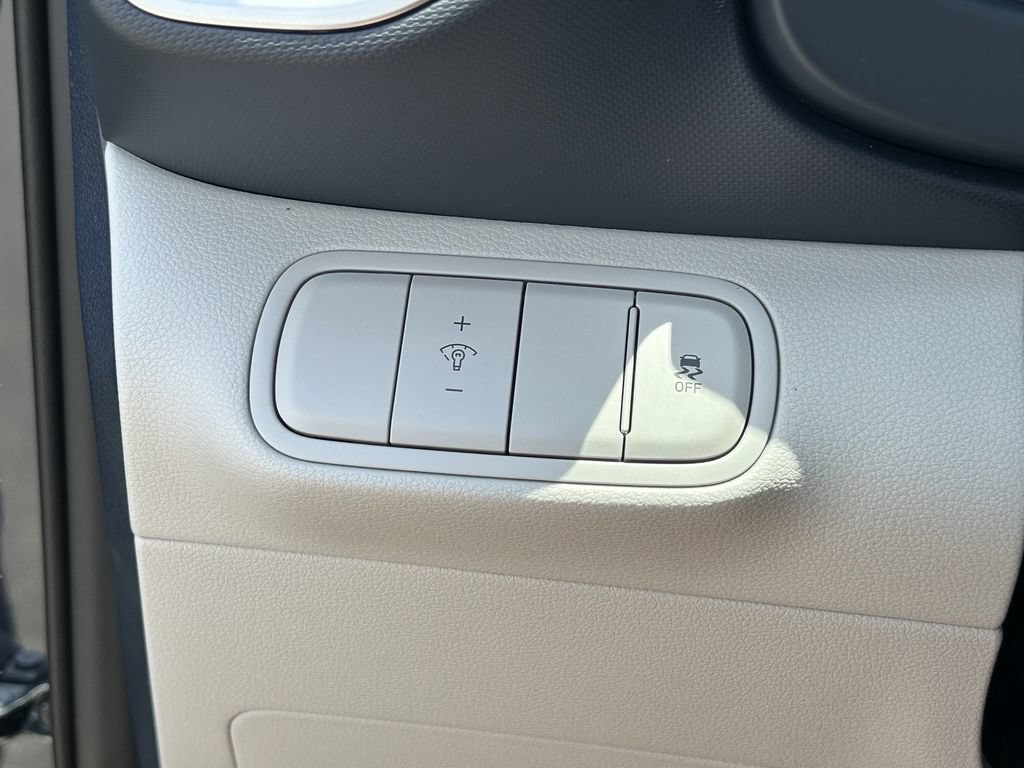 New 2026 Hyundai Venue SEL FWD image 27