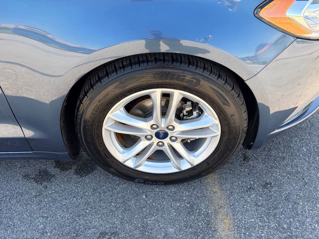 Used 2018 Ford Fusion SE w/ Fusion SE Technology Package FWD image 37