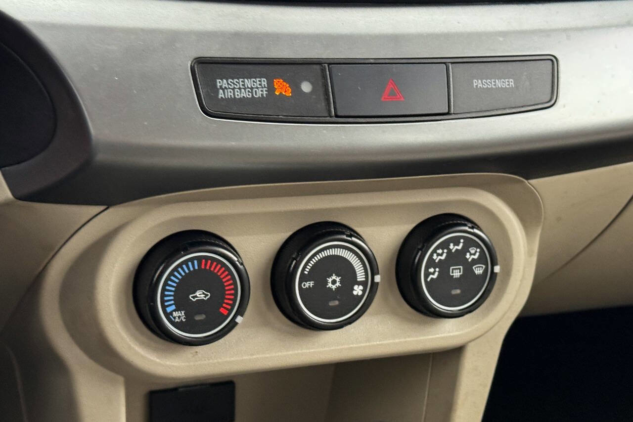 Used 2010 Mitsubishi Lancer ES image 25
