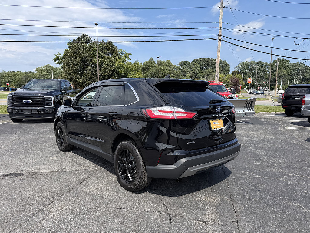 Certified 2023 Ford Edge SEL w/ Convenience Package AWD/4WD image 4