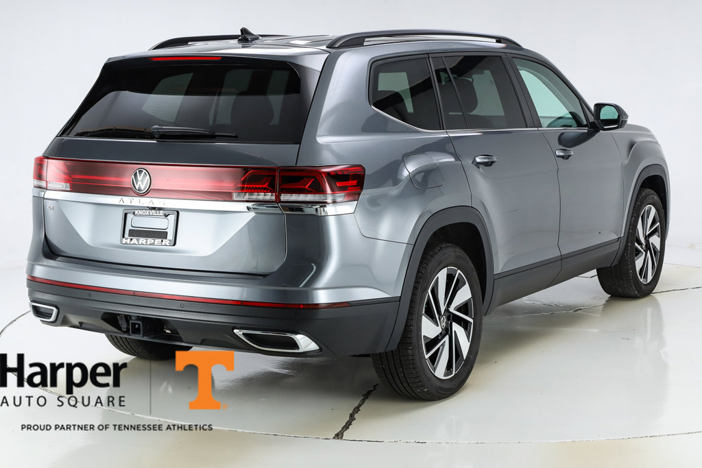 Used 2025 Volkswagen Atlas SE w/ Panoramic Sunroof Package FWD image 49