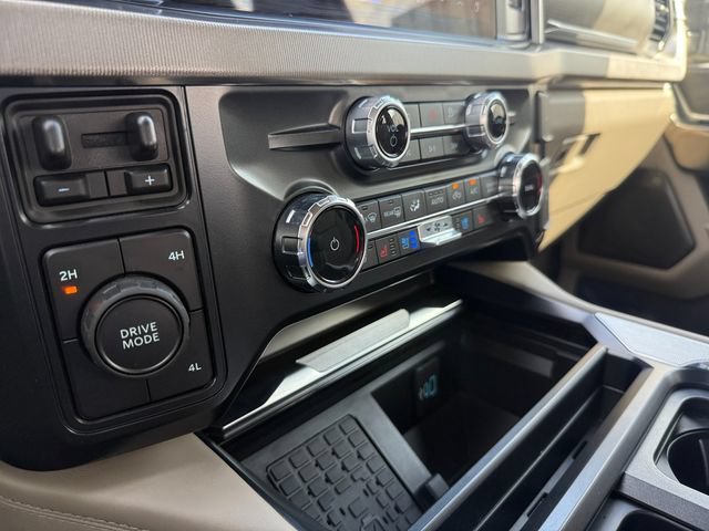 Certified 2025 Ford F450 Platinum w/ Platinum Plus Package AWD/4WD image 13