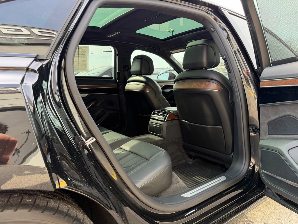 Used 2021 Audi A8 L 4.0T w/ Executive Plus Package image 29