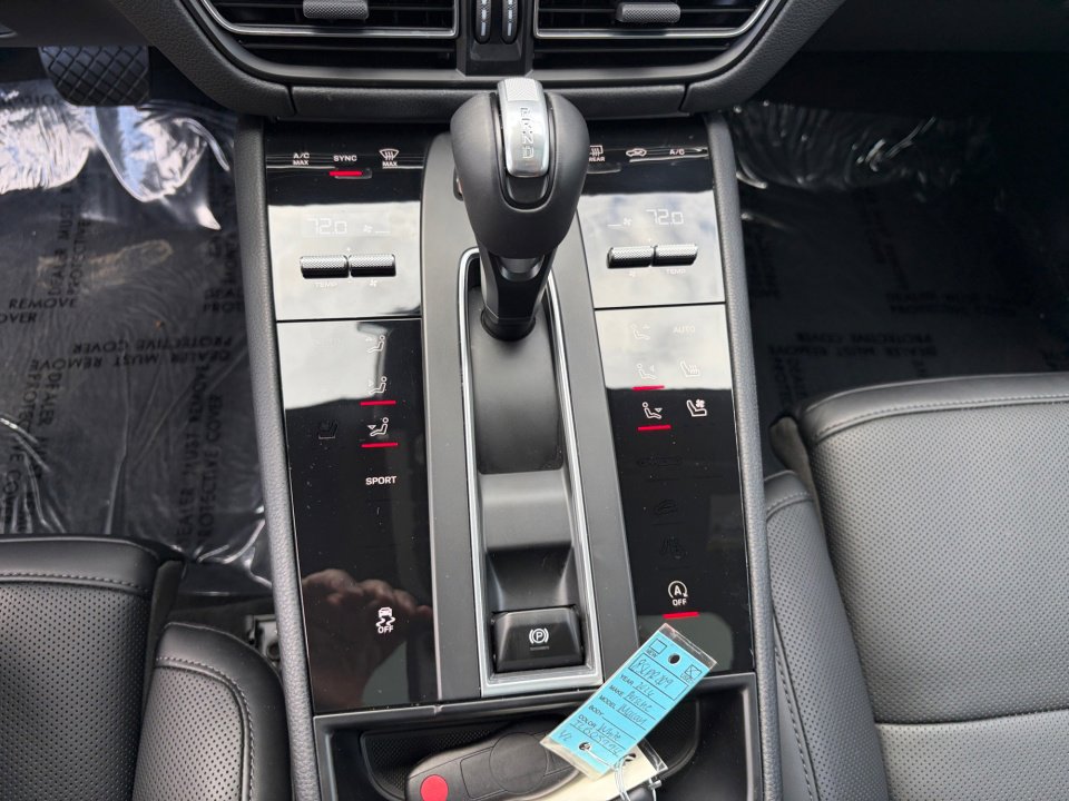 Certified 2026 Porsche Macan Turbo AWD/4WD image 21