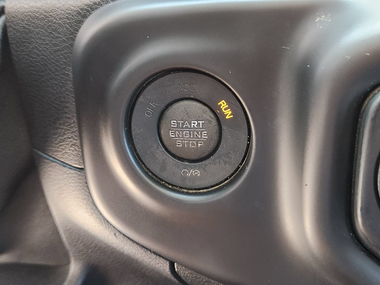 Used 2018 Jeep Wrangler Unlimited Sahara AWD/4WD image 21