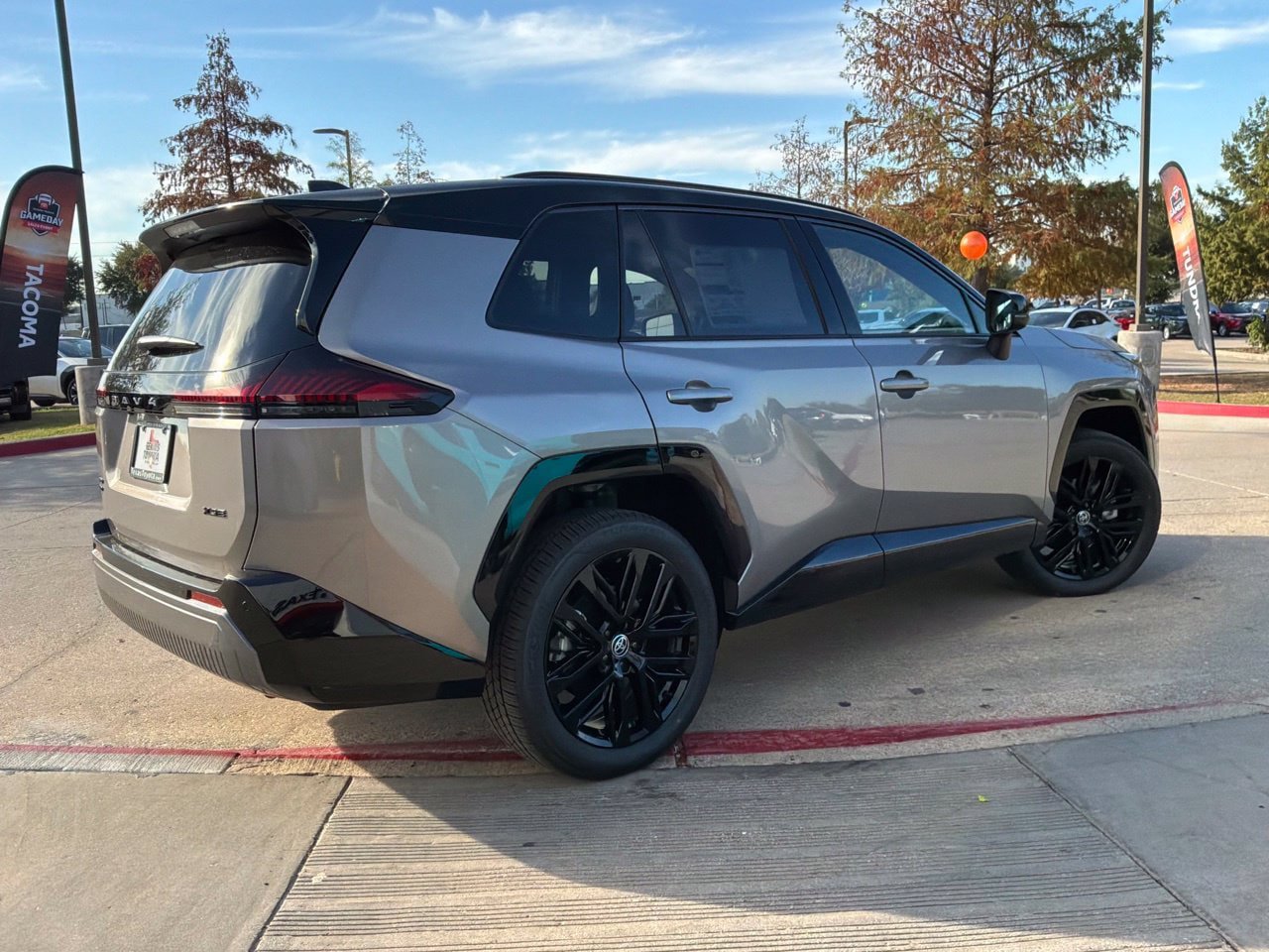 New 2026 Toyota RAV4 XSE w/ Panoramic Sun Roof Package AWD/4WD image 5
