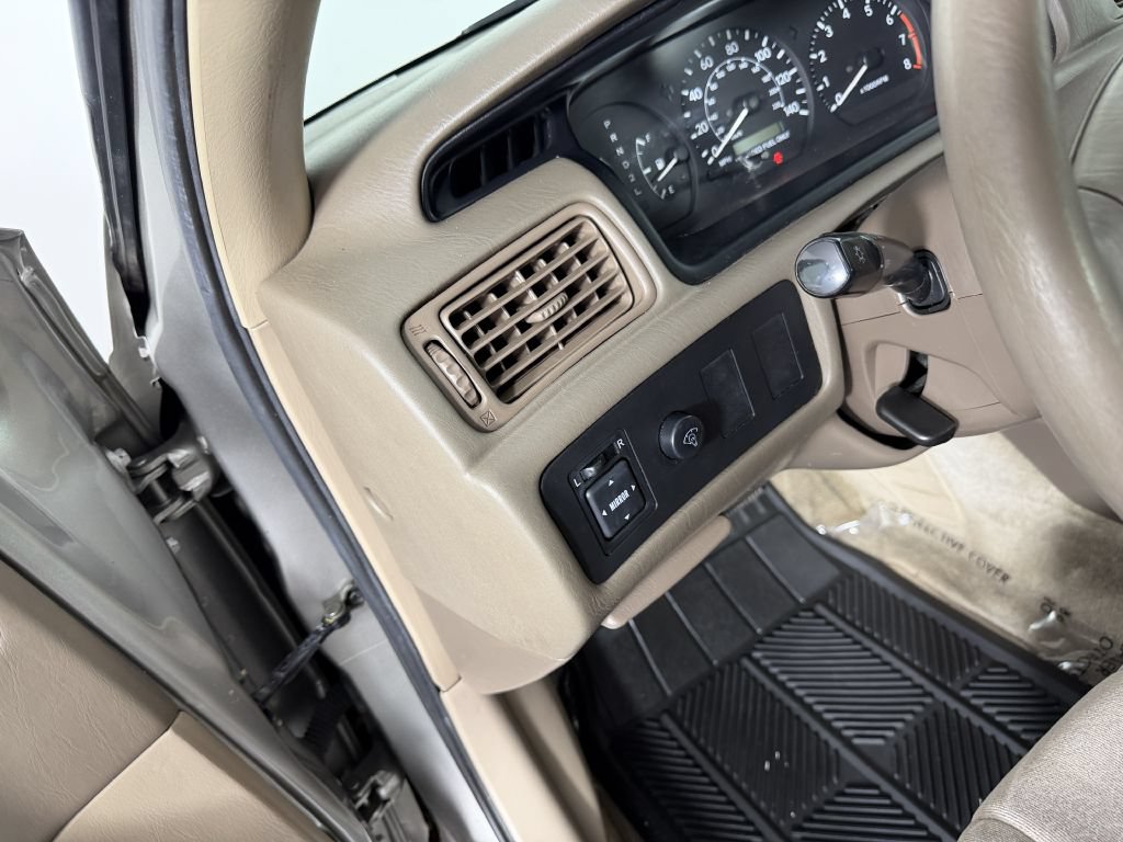 Used 1999 Toyota Camry LE w/ Value Pkg FWD image 18