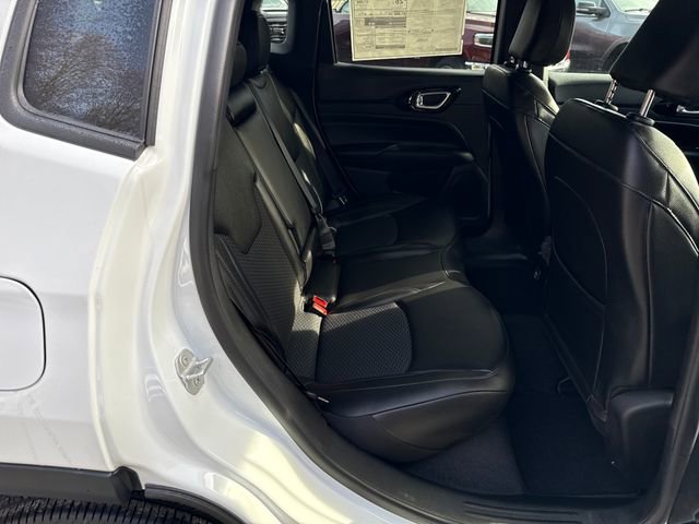New 2026 Jeep Compass Latitude image 10