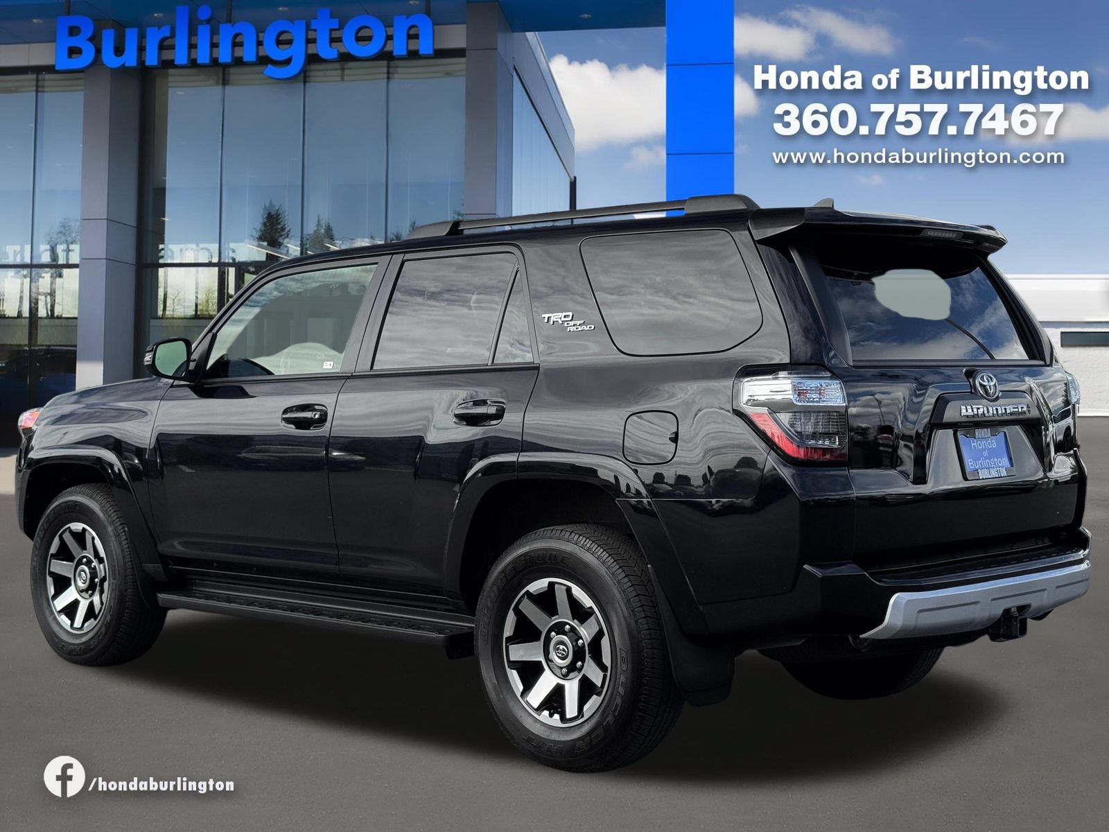 Used 2024 Toyota 4Runner TRD Off-Road Premium AWD/4WD image 4