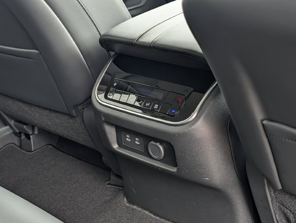 Used 2026 Nissan Armada SV RWD image 30