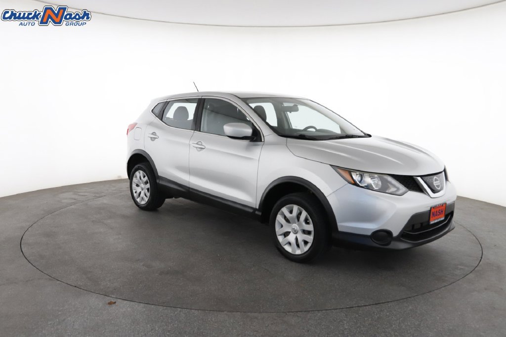 Used 2018 Nissan Rogue Sport S FWD image 2
