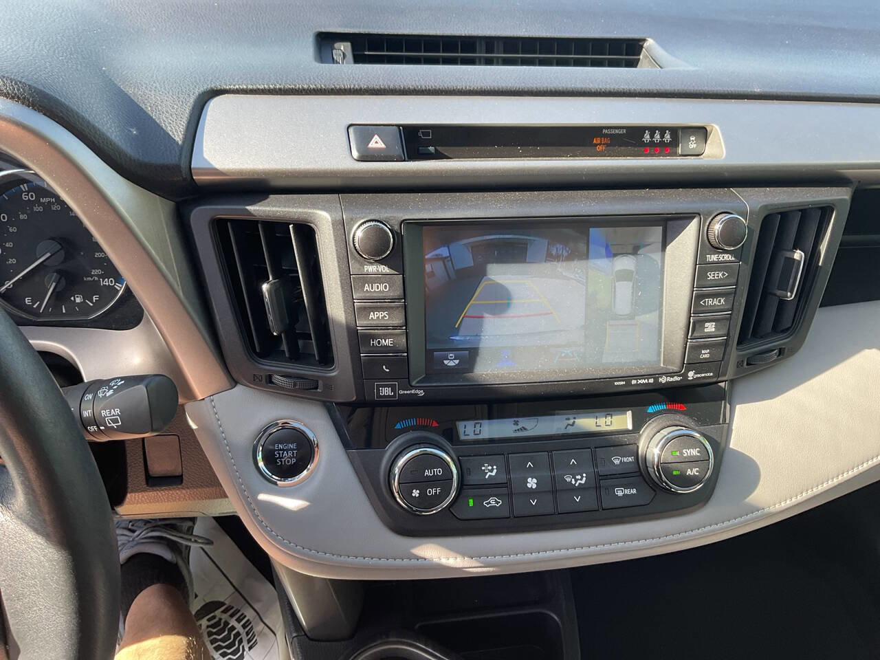 Used 2017 Toyota RAV4 Platinum image 15