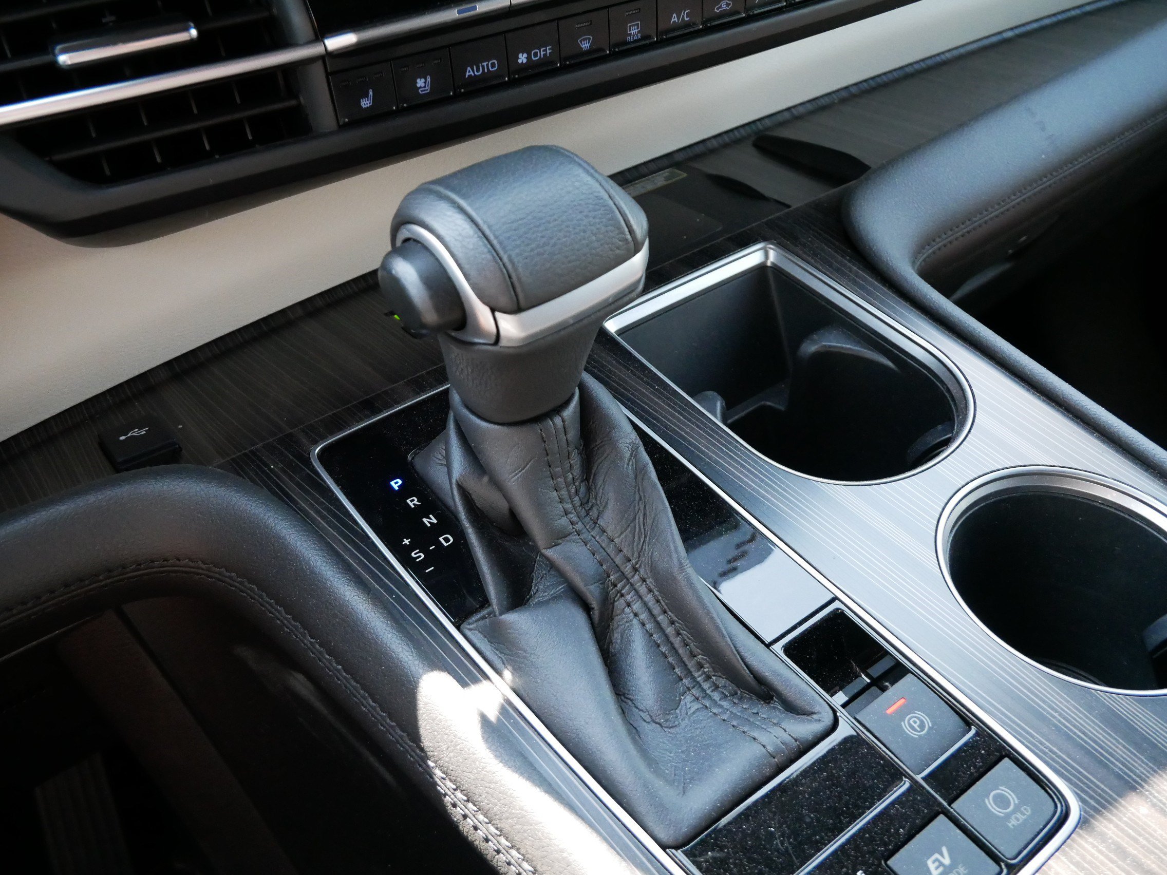 Certified 2021 Toyota Sienna Platinum FWD image 19