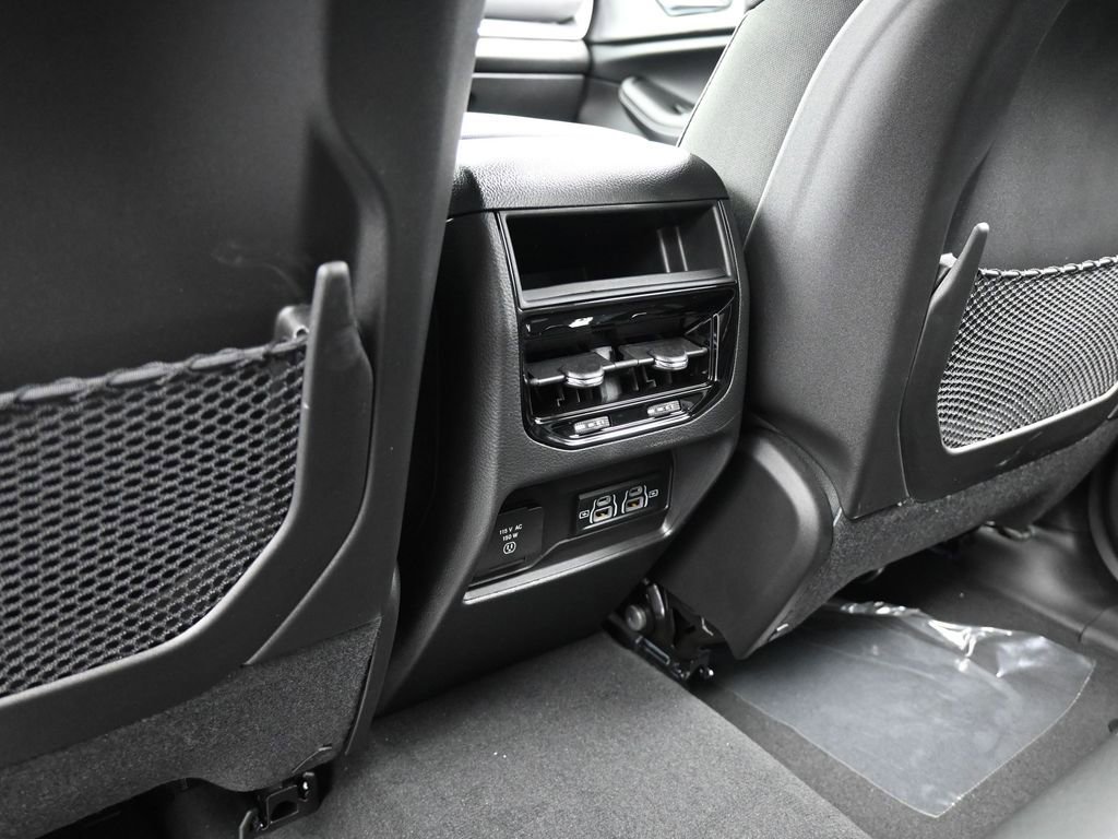 Used 2025 Jeep Grand Cherokee Altitude image 29