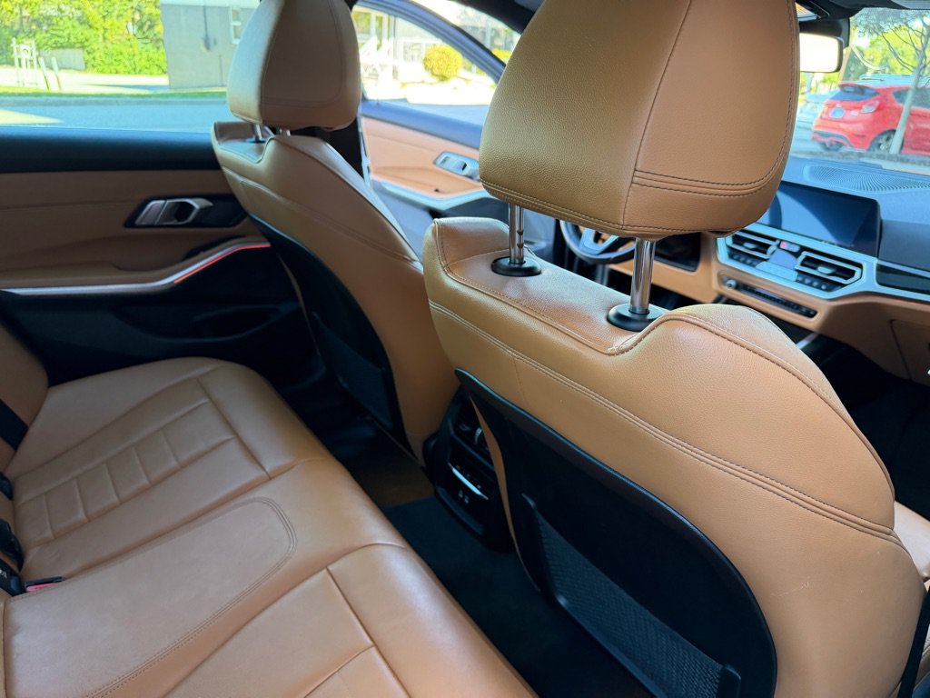 Used 2021 BMW 330i xDrive Sedan w/ Premium Package AWD/4WD image 18