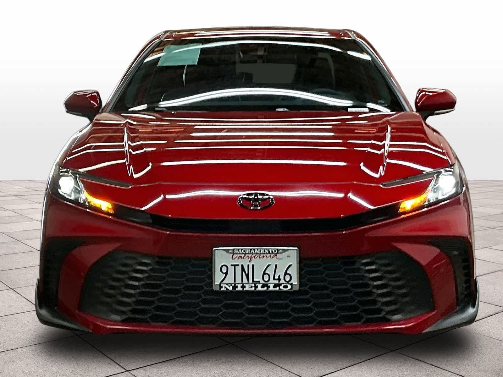 Used 2025 Toyota Camry SE w/ Convenience Package FWD image 3