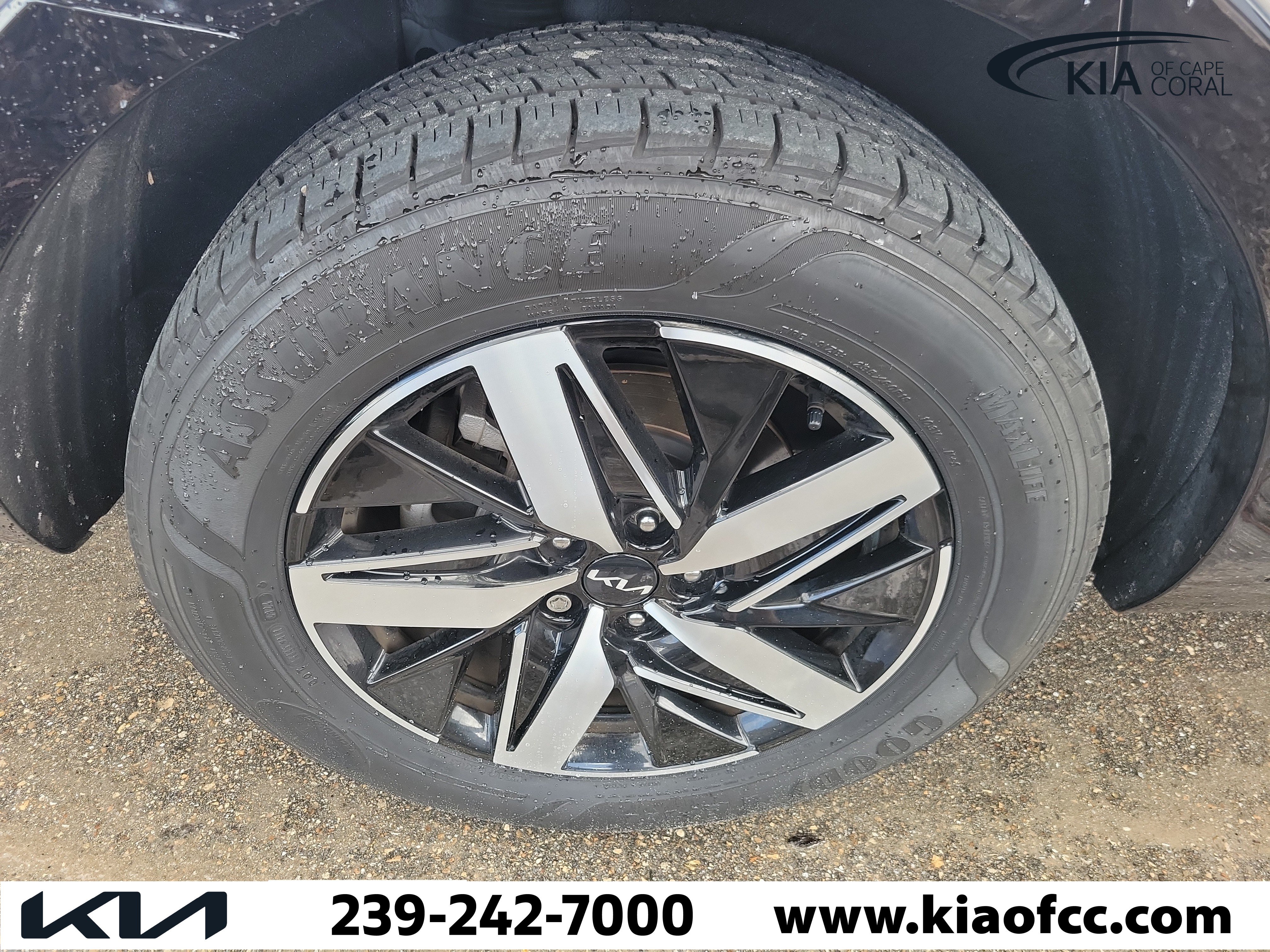 Used 2022 Kia Sorento S w/ Panoramic Sunroof Package FWD image 6