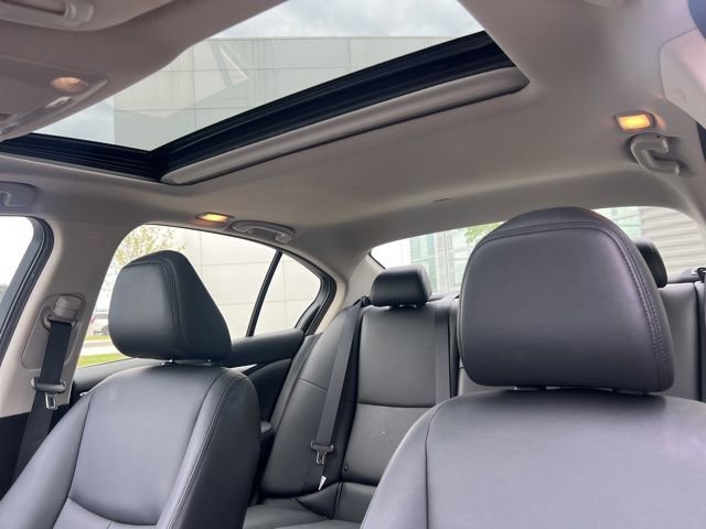 Used 2019 INFINITI Q50 Luxe w/ Essential Package (3.0T Luxe) AWD/4WD image 18