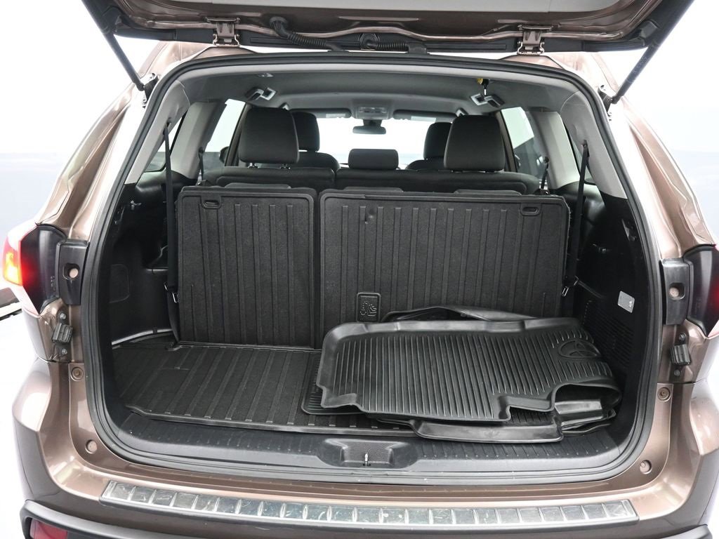 Certified 2018 Toyota Highlander LE image 22
