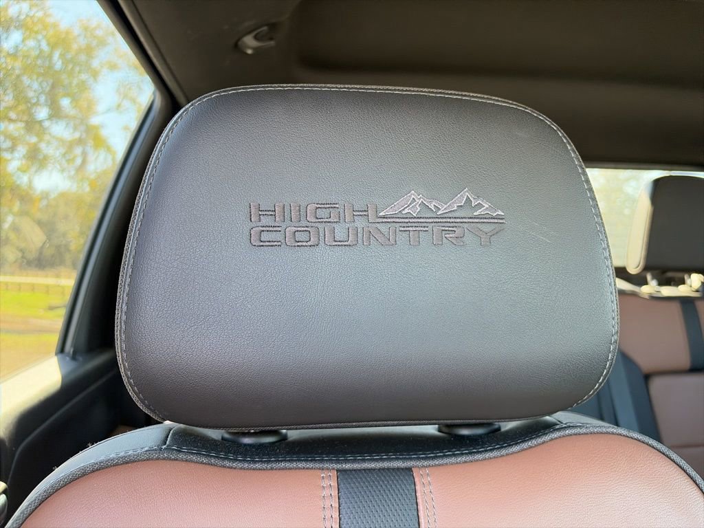 Used 2022 Chevrolet Silverado 2500 High Country w/ LPO, Hitch Package image 9