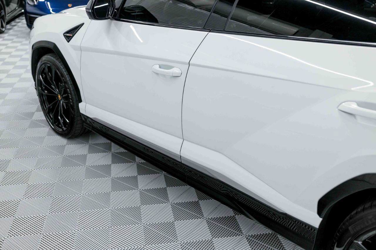 Used 2020 Lamborghini Urus Base image 25