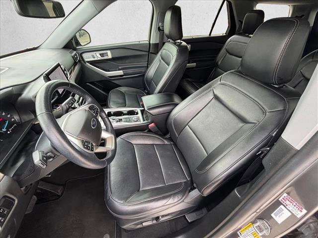Used 2023 Ford Explorer Limited image 16